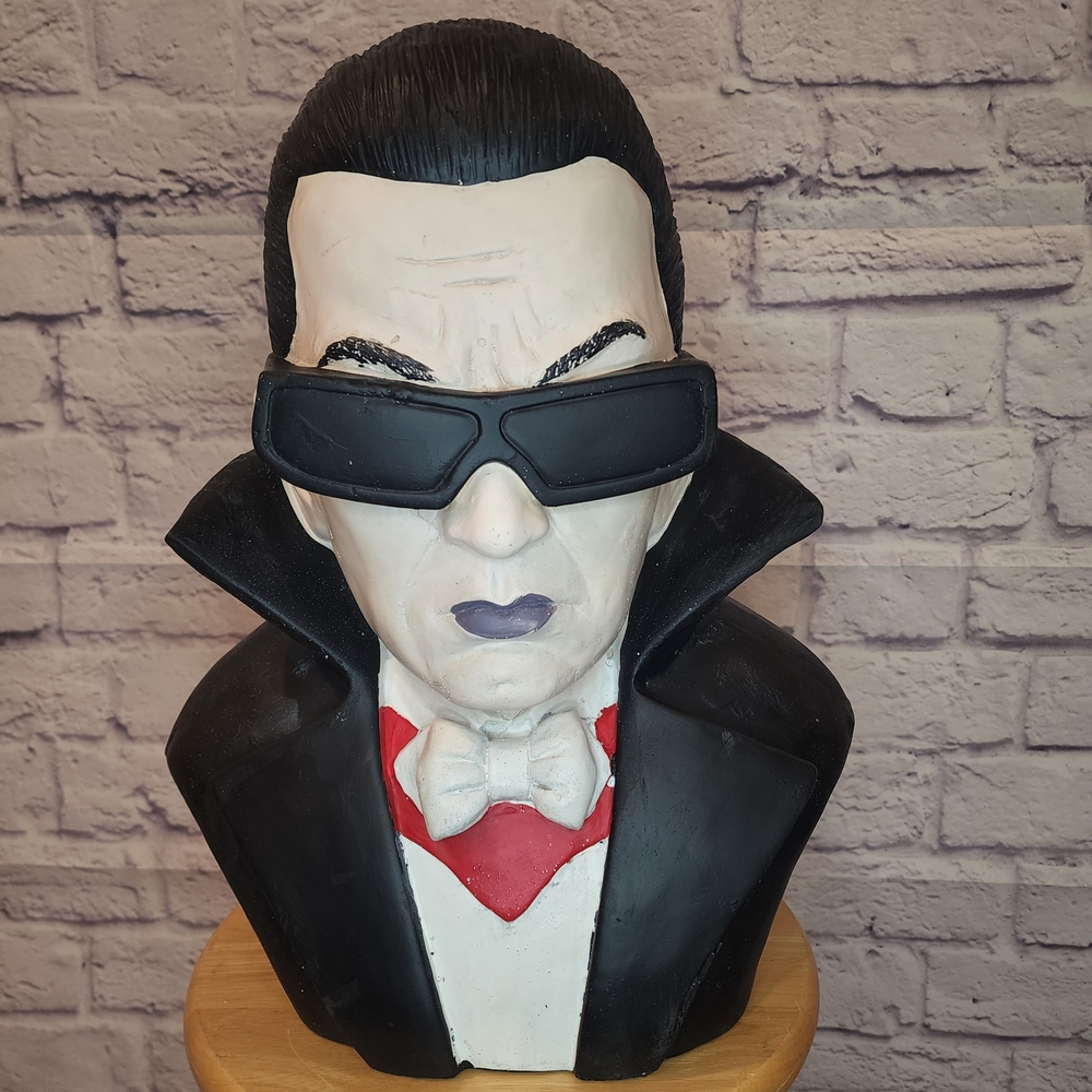 Midnight Fright, 16.5in Resin Dracula Bust, NWT